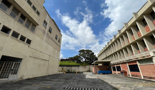 Imagen 2 de 8 de Edificio Industrial En Venta En Los Ruices