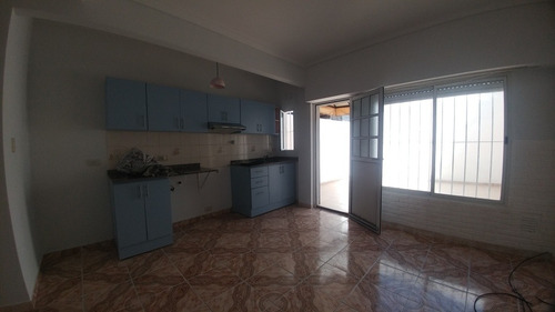 Departamento En Venta En Wilde Centro Con Patio Con Cochera