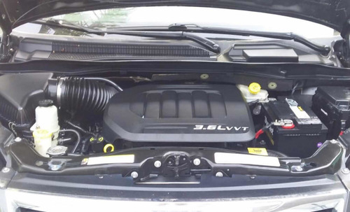 Imagen 11 de 15 de Chrysler Town & Country 2013 3.6 Limited Mt