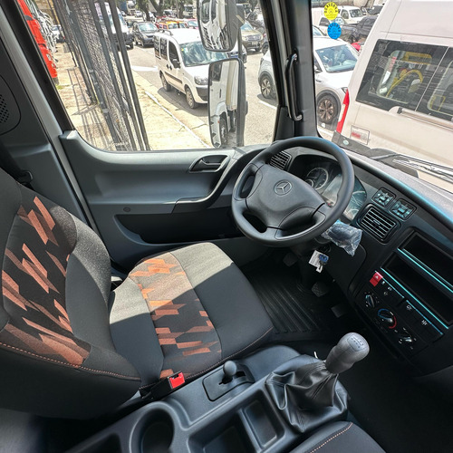 Mb Accelo 1017 Ano 2025 Chassi 4x2 Zero Km Financia Até 100%