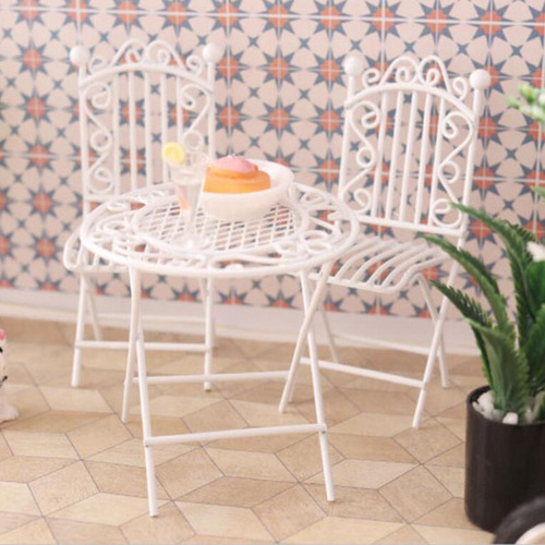 L Juego De Mesa Y Sillas For Casa De Muñecas