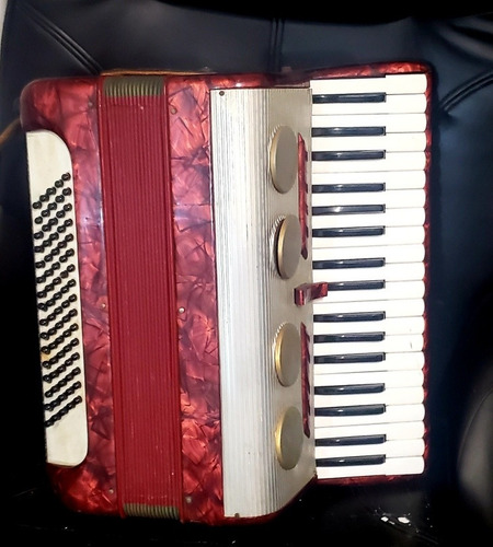 Imagen 1 de 4 de Acordeón A Piano