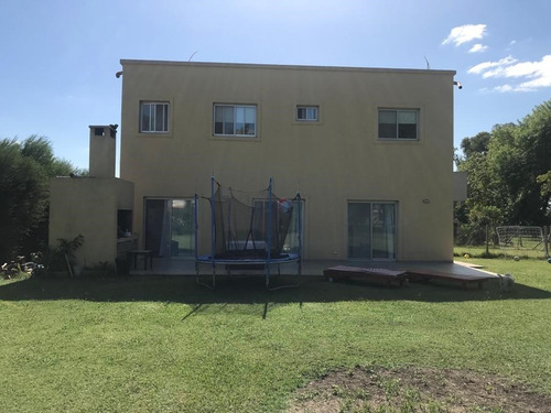 Casa Chalet En Venta Ubicado En Pilar Del Este, G.b.a. Zona Norte