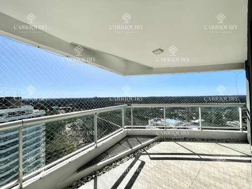 Apartamento De 2 Dormitorios Y Dependencia En Playa Brava - Punta Del Este