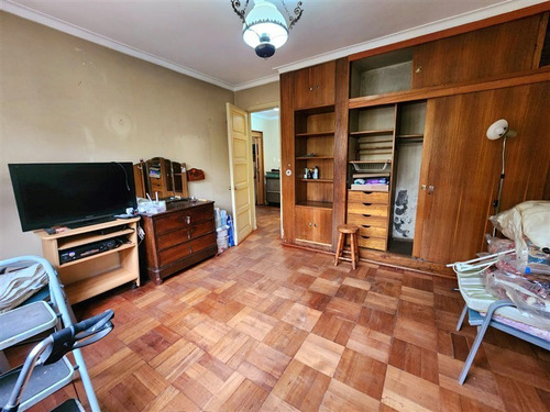Casa En Venta De 5 Dormitorios En Ñuñoa