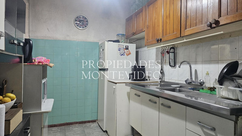Casa En Venta Con Gran Metraje De Terreno - Carrasco