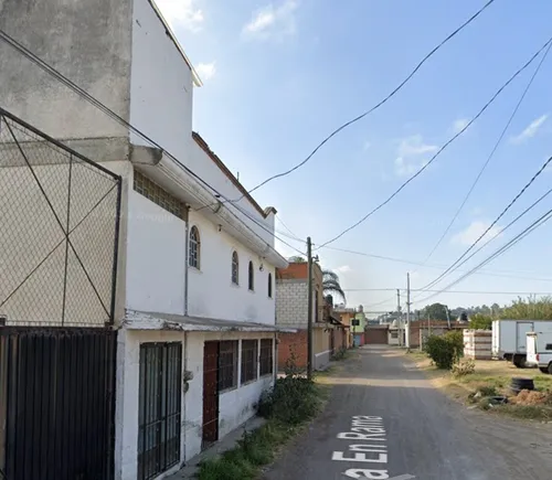 Casa De Dos Nieveles, Ubicada En La Colonia San Cristobal Tepontla, Puebla