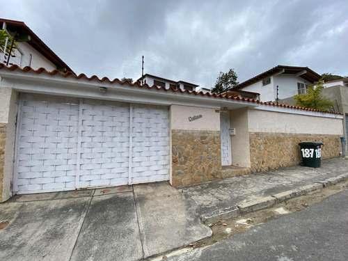 Imagen 2 de 30 de Casa_en_venta_en_caracas_en_santa-sofia_ Rah-21-17668 Orlando Figueira 04125535289/04242942992