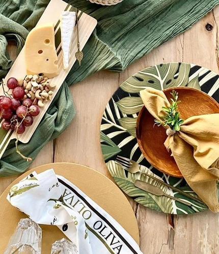 Imagen 3 de 3 de Plato De Sitio Cuerina Monstera
