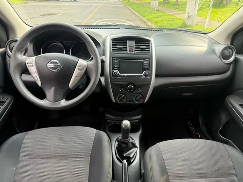 Nissan Versa 1.6 Advance