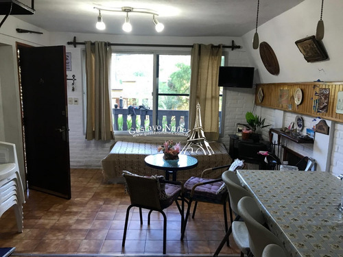 Casa En Lindo Barrio - Ref: 3402