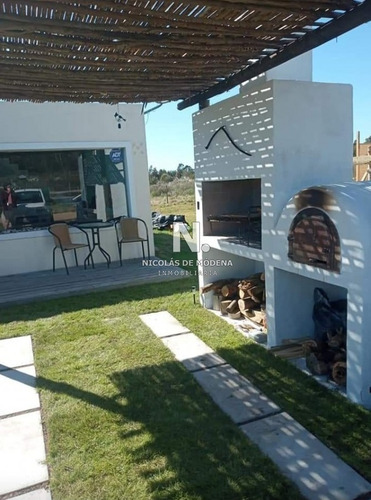 Hermosa Casa En Venta.- Ref: 3392