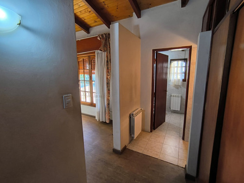 Alto Alberdi - Casa En Venta - 5 Dormitorios