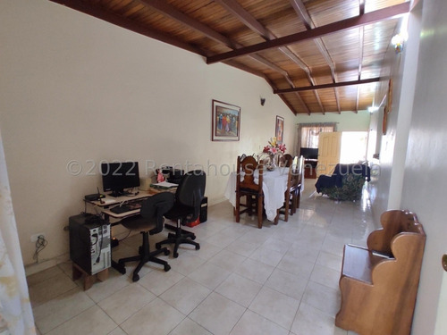 Imagen 8 de 27 de Casa Venta Urbanización Cerrada Agua Cómoda Nb