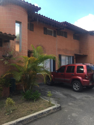 Venta De Town House En Colinas De Carrizal , Urbanizacion El Golf , Res Guardacaminos 