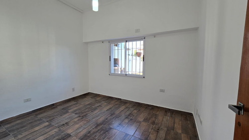 Casa Tres Habitaciones Fondo Alquiler Ituzaingo Norte