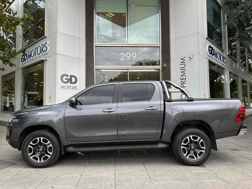 Imagen 25 de 25 de Toyota Hilux 2.8 Cd Srx 177cv 4x4 At 2021 500km