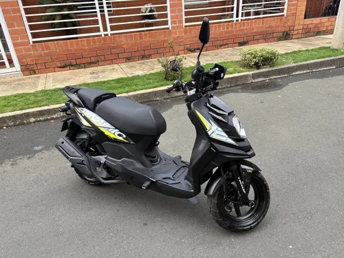 Akt Dynamic Pro 125, Con Kit De Defensas Armor