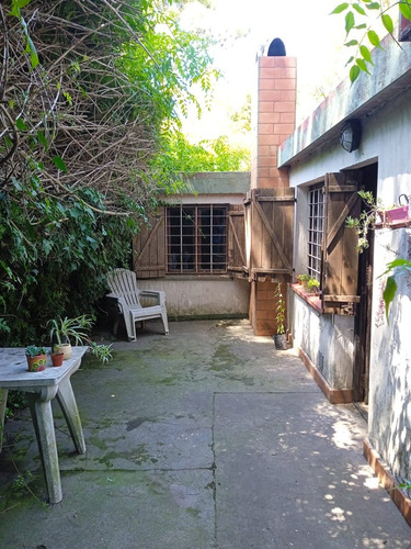 Casa En Venta 5 Ambientes Con Patio, Parrilla Y Cochera