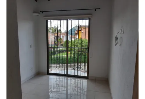 Casa Unifamiliar En Arriendo En La Ceja, Cerca Al Viva.