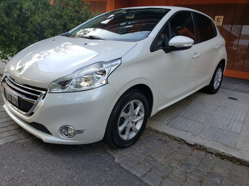 Peugeot 208 1.5 Allure Touchscreen 2014