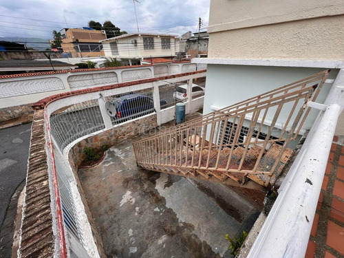 Casa En Venta, Urb. Bermudez, Maracay 24-28808 Wjo