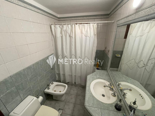 Casa En Venta 4 Ambientes Con Cochera Y Jardin En Bernal Centro