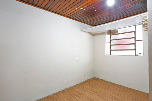 Casa Em Santa Maria Goretti Com 2 Dormitórios - Ot7856