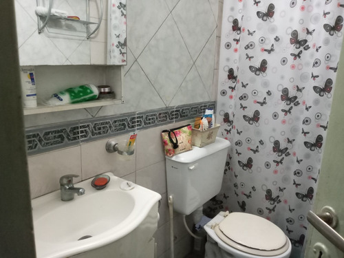 Imagen 7 de 24 de Casa Venta En Block 4 Ambientes A Reciclar Castelar Oportunidad