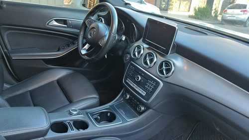 Mercedes-Benz Clase GLA 1.6 Gla200 Urban 156cv
