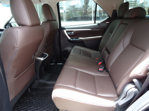 Imagem 12 de 14 de Toyota Sw4 - 2016/2017 2.8 Tdi Srx 5l 4x4 (aut)