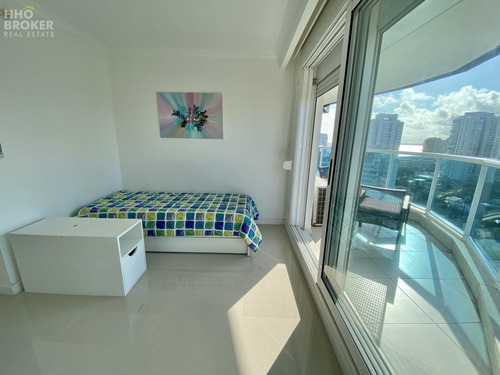 Imagen 14 de 26 de Apartamento En Venta De 3 Dormitorios Terraza Con Parrillero Propio Playa Mansa - Punta Del Este Mansa