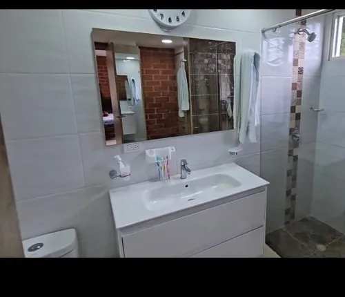 Venta Espectacular Casa Campestre, Precio De Oportunidad. A Puerta Cerrada. De Un Piso; Entre La Cumbre Y Pavas. A 150 Metros De La Vía Principal. Lote: 1.000 Mtrs.