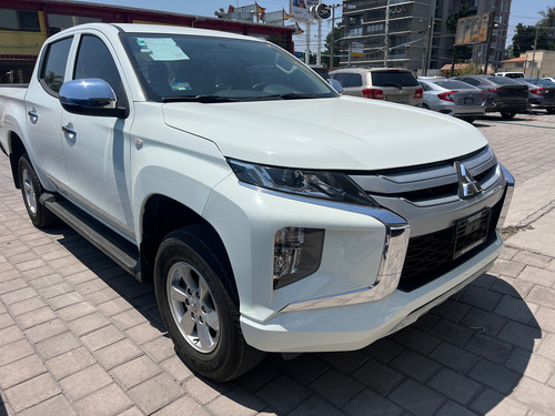 Mitsubishi L200 2.4 Cd Glx 4X2 Mt