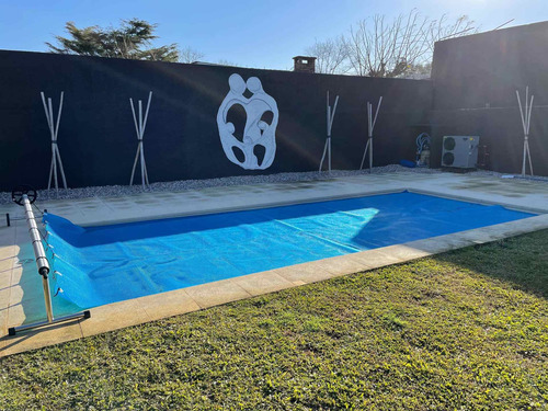 Imagen 3 de 14 de Casa Con Piscina Climatizada Parque Del Plata