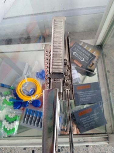 Imagen 2 de 3 de Tensor Para Fibra Optica Drop Ftth (paquete 10 Unidades)