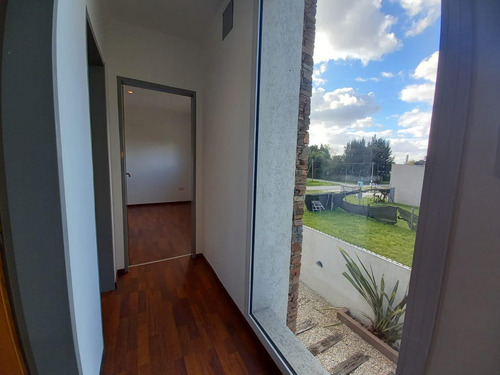 Imagen 19 de 30 de Duplex En Venta En La Plata Calle 34 E/ 141 Y 142 Dacal Bienes Raices