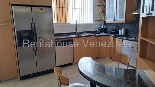 Maravillosa Casa En Venta Con Inmejorable Ubicación Terrazas Del Club Hipico. Jose Guerrero. Cod: 25-14881.