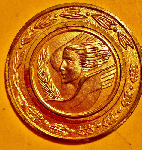 Medalla Y Timbres Italianos U C Pontedera 1976