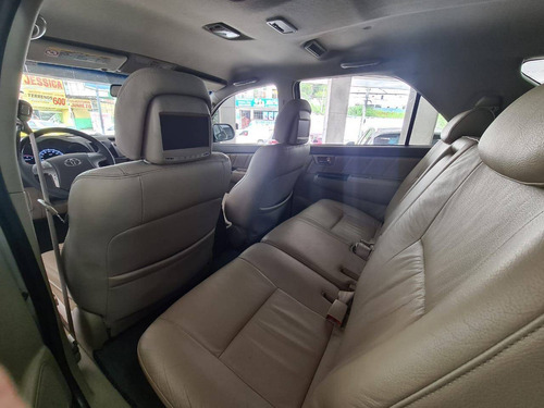 Imagem 8 de 9 de Toyota Hilux Sw4 3.0 Srv 4x4 7 Lugares 16v Turbo