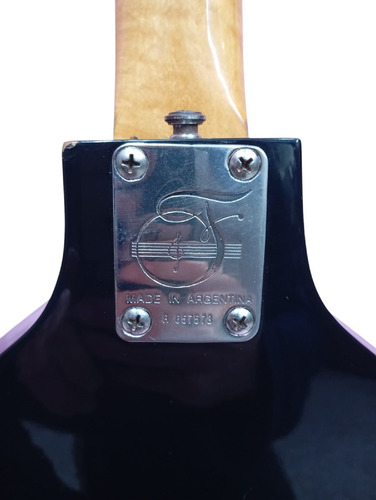 Bajo Electrico Fretless Tipo Violin Faim 443 Color Negro