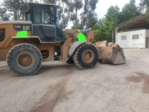 Imagem 2 de 7 de Pá Carregadeira Caterpillar 938k, Ano 2016