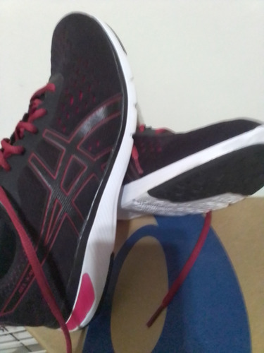 Zapatillas Asics Impecables      En  Martinez  48 Mil Oferta