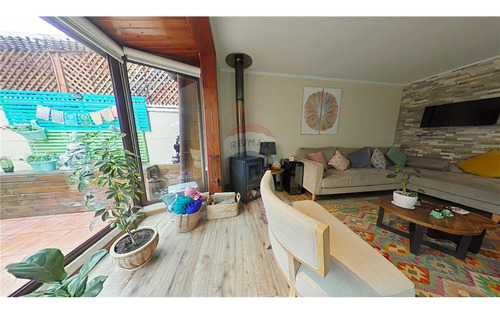 Hermosa Casa En Tranquilo Barrio En La Reina