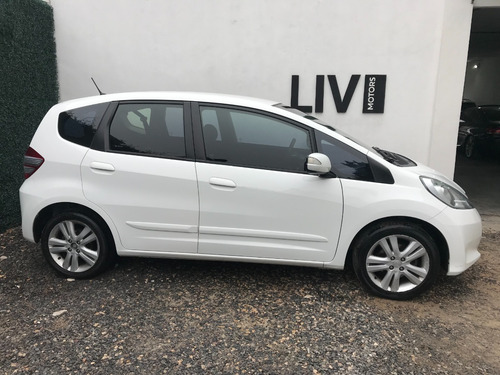 Imagen 7 de 18 de Honda Fit Ex Manual Año 2014 - Liv Motors