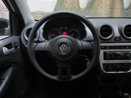 Volkswagen - Gol (novo) 1.6mi 2014