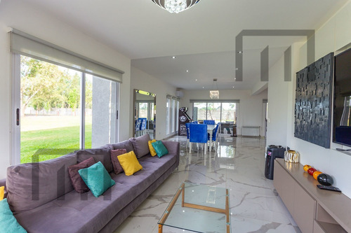 Imagen 12 de 28 de Casa En Venta De 4 Dormitorios C/ Cochera En Barrio Privado Terralagos
