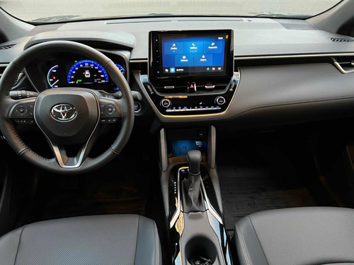 Imagen 6 de 16 de Toyota Corolla Cross Seg Hibrida