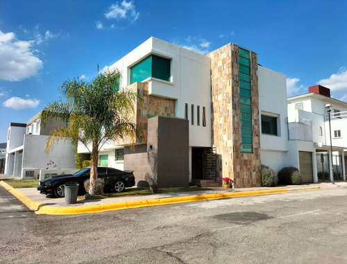 Se Vende Casa Es Esquina En  Fraccionamiento La Moraleja , Pachuca De Soto 