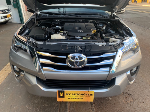 Imagem 15 de 15 de Toyota Hilux Sw4 Srx 2.8 Prata 2017